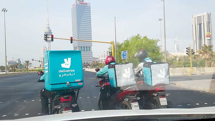 ഇവരുടേത് ജീവിക്കാനുള്ള മരണപ്പാച്ചിൽ...