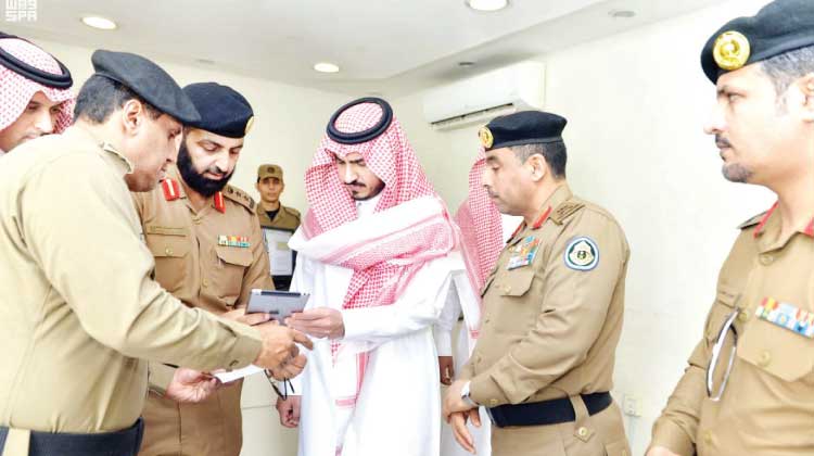 മ​ക്ക ഡെ​പ്യൂ​ട്ടി ഗ​വ​ർ​ണ​ർ ശു​മൈ​സി ചെ​ക്ക്​ പോ​യ​ൻ​റ്​ സ​ന്ദ​ർ​ശി​ച്ചു