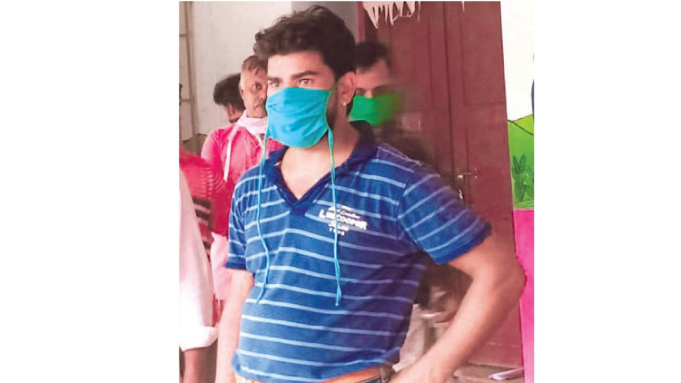 സ​മൂ​ഹ അ​ടു​ക്ക​ള​യി​ലേ​ക്ക് ആ​വ​ശ്യ​മാ​യ പ​ച്ച​ക്ക​റി ന​ൽ​കി അ​ന്ത​ർ​സം​സ്​​ഥാ​ന തൊ​ഴി​ലാ​ളി