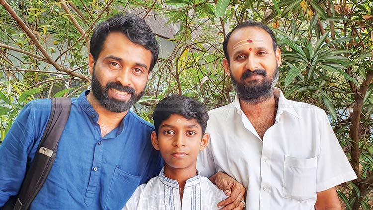 വേദമന്ത്രങ്ങളുയരുന്ന വീട്ടിൽ നിന്ന് ഇശലിന്‍റെ മണിമുത്ത്