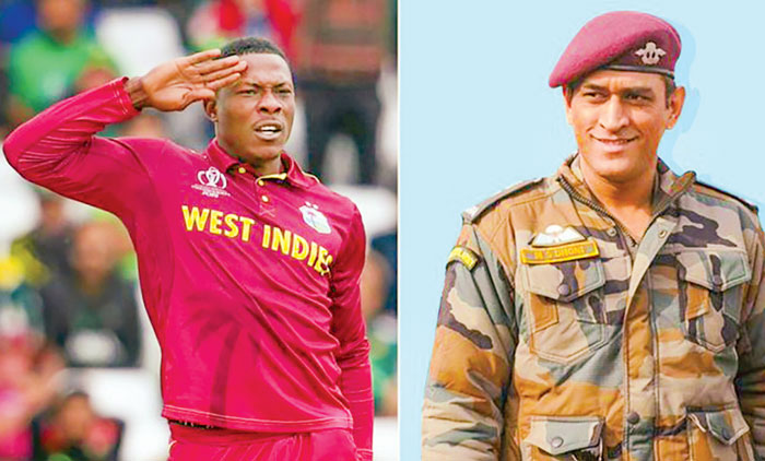 ധോണിക്ക്​ കോട്രലി​െൻറ  സല്യൂട്ട്