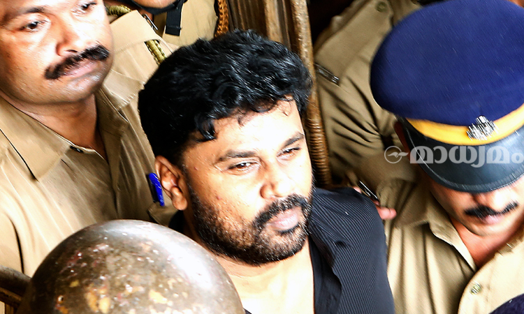 ദിലീപ്​ ചിത്രങ്ങളുടെ ഭാവി ആലോചിച്ച്​ തീരുമാനിക്കുമെന്ന്​ നിർമാതാക്കൾ 