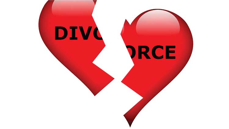 മൂ​​ന്നു വി​​വാ​​ഹം ന​​ട​​ക്കു​​മ്പോ​​ൾ ഒ​​രു വി​​വാ​​ഹ​​മോ​​ച​​ന​വും