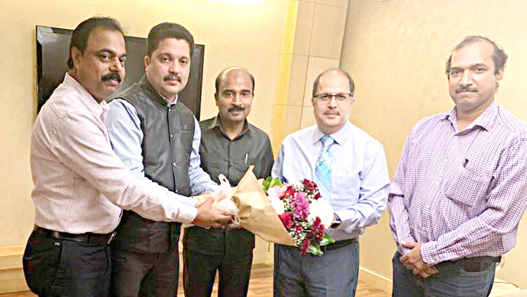 പ്ര​വാ​സി സം​ഘ​ട​ന ഭാ​ര​വാ​ഹി​ക​ൾ അം​ബാ​സ​ഡ​റു​മാ​യി ച​ർ​ച്ച ന​ട​ത്തി