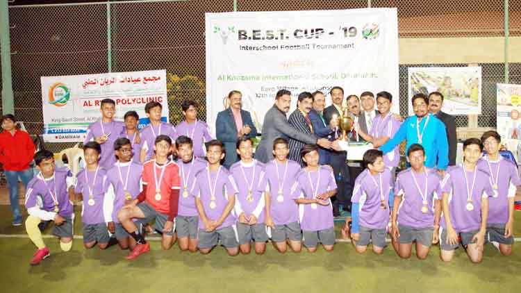 ബെ​സ്​​റ്റ്​ ക​പ്പ് ഇ​ൻ​റ​ർ​സ്കൂ​ൾ​സ് ഫു​ട്​​ബാ​ളി​ൽ  ദ​മ്മാം ഇ​ന്ത്യ​ൻ സ്കൂ​ൾ ജേ​താ​ക്ക​ൾ