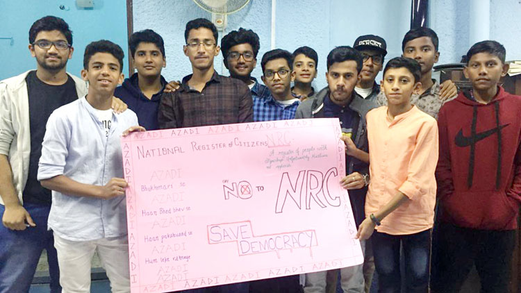 സ്​​റ്റു​ഡ​ൻ​റ്​​സ്​ ഇ​ന്ത്യ  പ്ര​തി​ഷേ​ധം