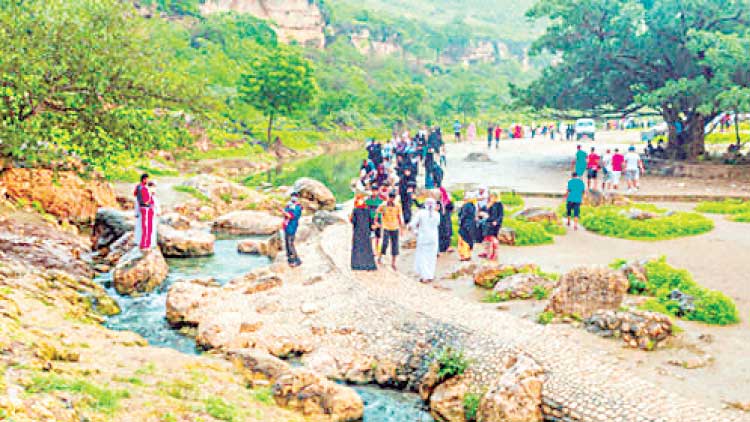 ദോഫാറിലേക്ക്​ സന്ദർശകരുടെ ഒഴുക്ക്​