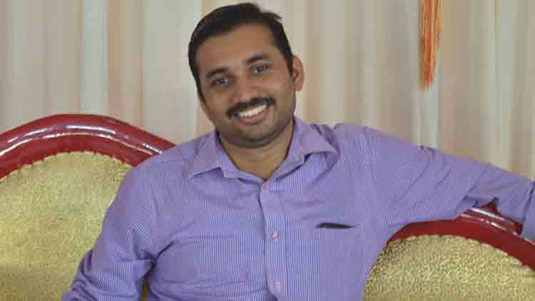 പ്രിയപ്പെട്ട വെള്ളനാട്ടുകാരേ, അദ്ദേഹത്തെ കെട്ടിപ്പിടിച്ചൊരുമ്മ കൊടുക്കണം