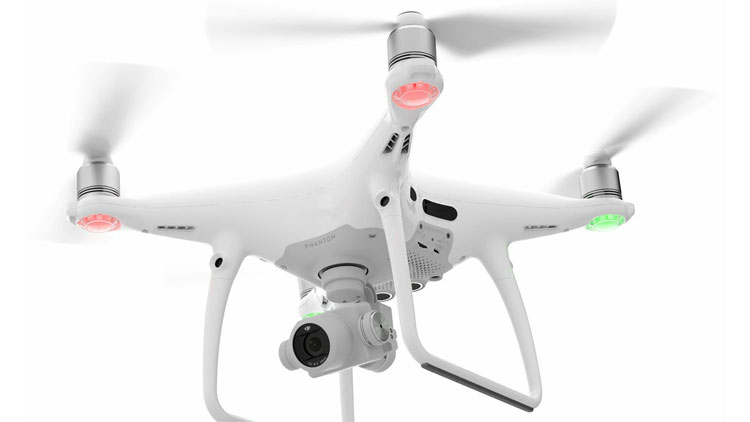 ആകാശത്ത് വട്ടമിട്ട് ഡ്രോൺ; ആറു വിമാനങ്ങൾ വഴി തിരിച്ചുവിട്ടു