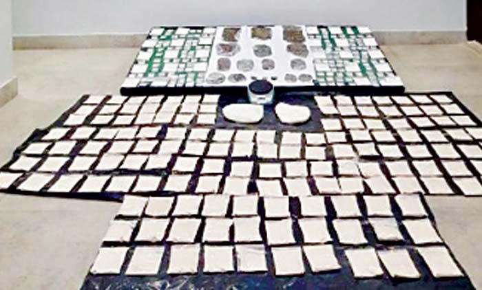 വി​ദേ​ശി​യി​ൽ​നി​ന്ന് പി​ടി​കൂ​ടി​യ​ത്  15 കി​ലോ മ​യ​ക്കു​മ​രു​ന്ന്