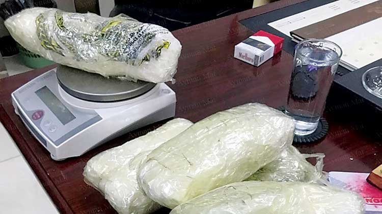 അ​ബ്​​ദ​ലി അ​തി​ർ​ത്തി​യി​ൽ  നാ​ല്​ കി​ലോ മ​യ​ക്കു​മ​രു​ന്ന്​ പി​ടി​കൂ​ടി