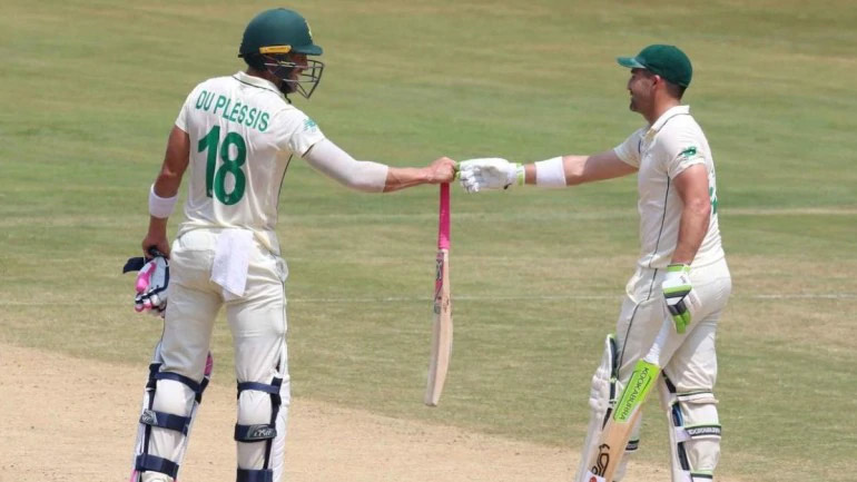 എലഗറിനും ഡി കോക്കിനും സെഞ്ച്വറി; അശ്വിന് അഞ്ച് വിക്കറ്റ്