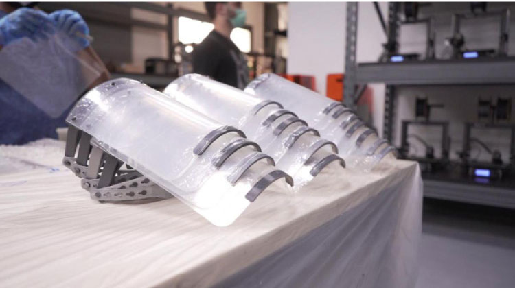 ആരോഗ്യപ്രവർത്തകർക്ക് ത്രിഡി പ്രിൻറിങ്​ ഫേസ് ഷീൽഡുമായി ദുബൈ പൊലീസ്