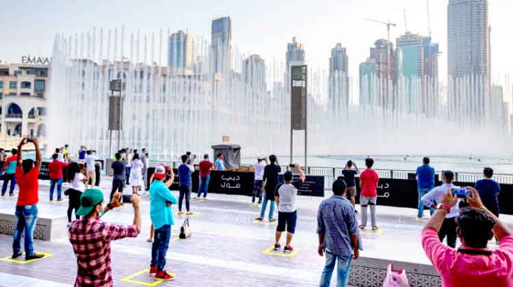 കാ​ഴ്​​ച​വി​രു​ന്നൊ​രു​ക്കി ദു​ബൈ ഫൗ​ണ്ടെ​യ്​​ൻ തു​റ​ന്നു