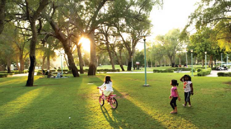 ദുബൈയിൽ പബ്ലിക് പാർക്കുകൾ തുറന്നു 