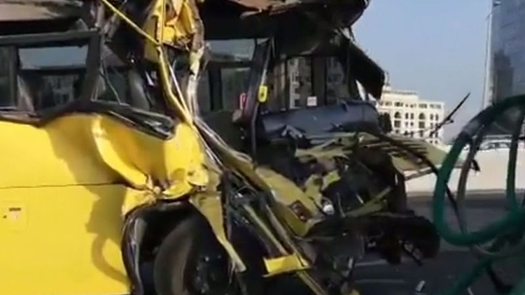 ദുബൈയിൽ സ്കൂൾ ബസും ടാങ്കറും കൂട്ടിയിടിച്ചു; 15 പേർക്ക് പരിക്ക്