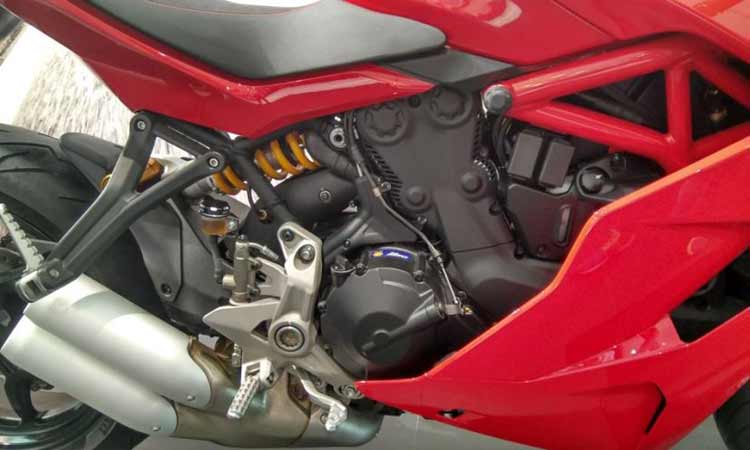 ducati-supersport-engine