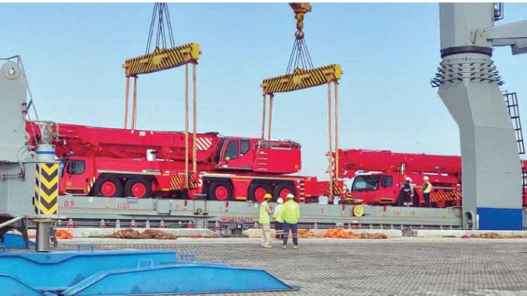 ദു​ക​മി​ൽ ച​ര​ക്കു​നീ​ക്ക കേ​ന്ദ്രം സ്​​ഥാ​പി​ക്കു​ന്നു