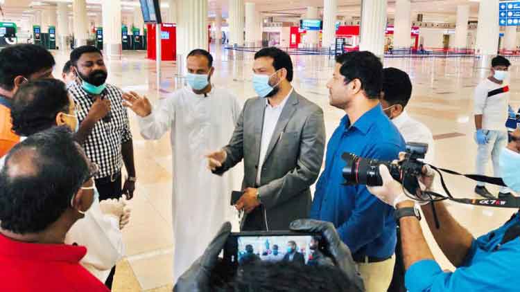 ഇടപ്പാളയം വിമാനം നാടണഞ്ഞു ഇടപ്പാളയം വിമാനം നാടണഞ്ഞു