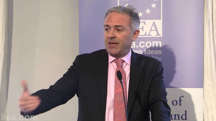 ഇ​ന്ത്യ ഏ​റ്റ​വും യാ​ഥാ​സ്​​ഥി​തി​ക ജ​നാ​ധി​പ​ത്യ രാ​ജ്യ​മാ​യെ​ന്ന്​ എ​ഡ്വാ​ർ​ഡ്​ ല്യൂ​സ്