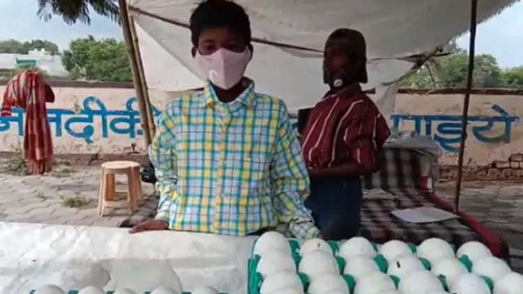 100 രൂപ കൈക്കൂലി നൽകാത്തതിനാൽ ജീവിത മാർഗം മുടങ്ങിയ ബാലന്​ വീടായി; സൗജന്യ വിദ്യാഭ്യാസവും