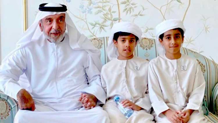 ആ​ഘോ​ഷം വീ​ട്ടി​നു​ള്ളി​ലൊ​തു​ക്കി  ഇൗ​ദ്​ കൊ​ണ്ടാ​ടി