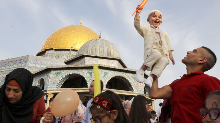 അതിരുകളില്ലാത്ത ആഘോഷം;  16  രാ​ജ്യ​ങ്ങ​ളി​ലെ മ​ല​യാ​ളി​ക​ളു​ടെ ഈദ് വ​ർ​ത്ത​മാ​ന​ങ്ങ​ൾ