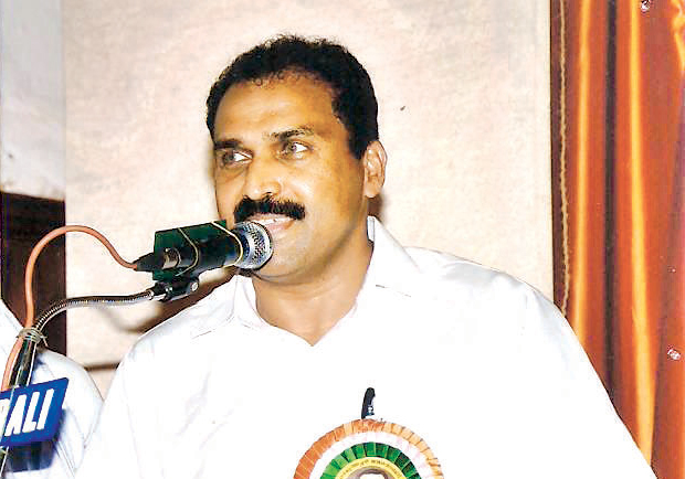 ഗ്രന്ഥവുമായി ലോക റെക്കോഡിന്‍െറ പടികയറാന്‍ മലയാളി