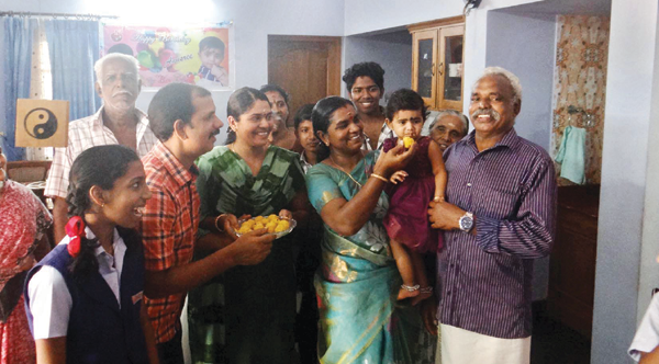 ആഹ്ളാദത്തില്‍ പാറാട്ടുവീട്