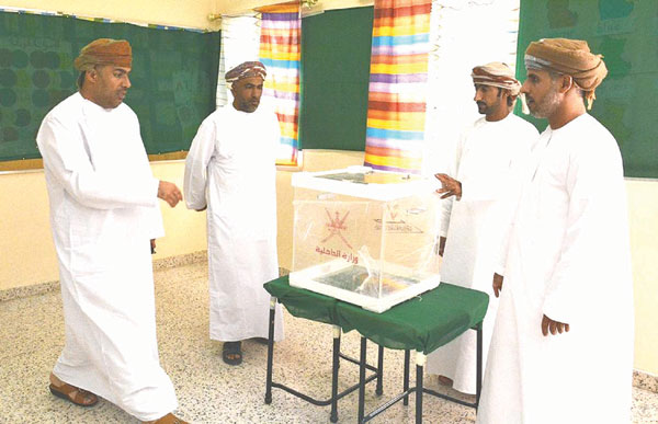 ഒരുക്കങ്ങള്‍ പൂര്‍ത്തിയായി;  ഒമാന്‍ നാളെ ബൂത്തിലേക്ക്