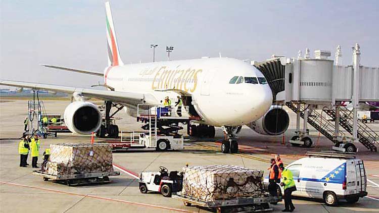 ലോകത്തിലെ ഏറ്റവും ദൂരം കുറഞ്ഞ  സൂപ്പർ ജ​േമ്പാ സർവിസ്​ മസ്​കത്തിൽനിന്ന്​