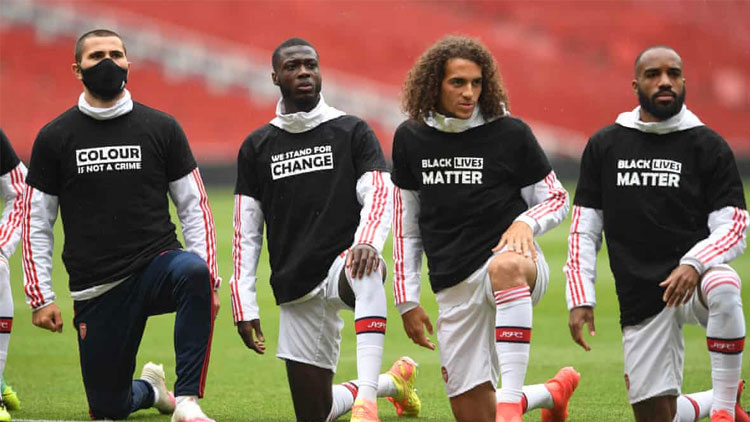 ജഴ്​സിയിൽ ‘ബ്ലാക്​​ ലൈവ്​സ്​ മാറ്റർ’; വംശീയതയെ കിക്ക്​ചെയ്യാൻ പ്രീമിയർ ലീഗ്​ 