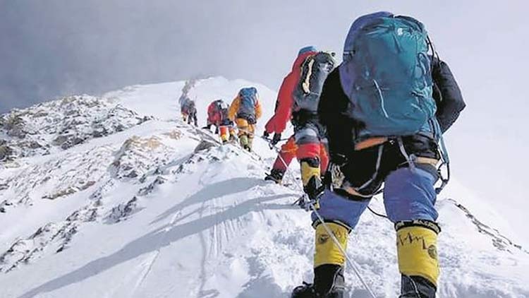 everest-climbers