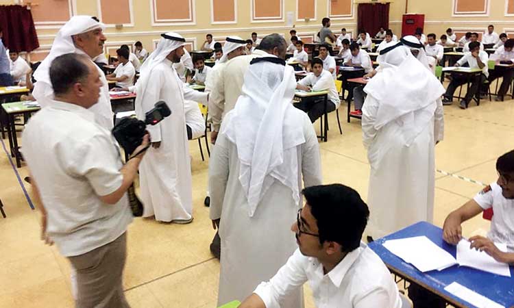 സ്​​കൂ​ളു​ക​ളി​ൽ  വാ​ർ​ഷി​ക പ​രീ​ക്ഷ​ക്ക് തു​ട​ക്കം