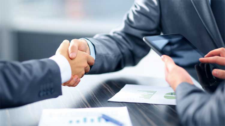 ഉയർന്ന തസ്തികകളിലെ വിദേശി ജീവനക്കാരുടെ എണ്ണം കുറഞ്ഞു