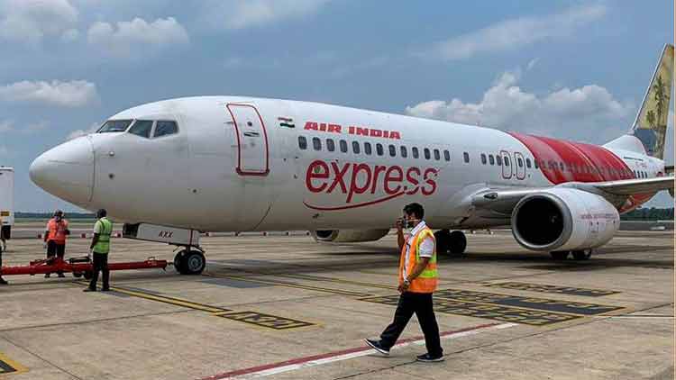 രണ്ടാം വിമാനം പുലർച്ചെ തിരുവനന്തപുരത്ത്​