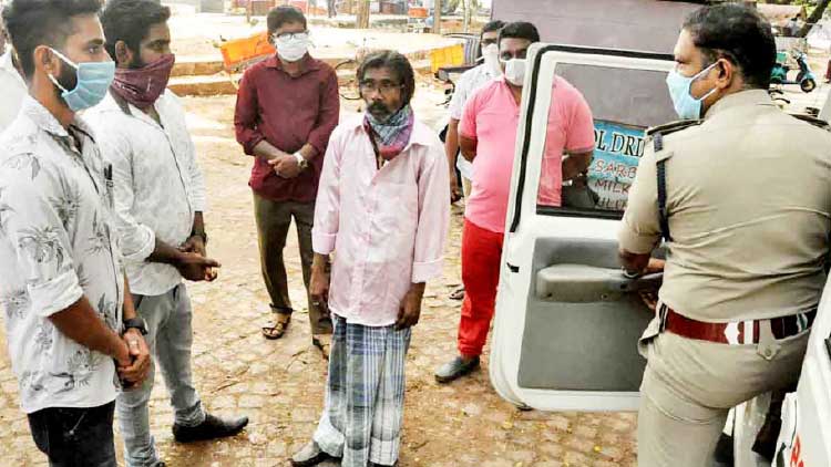 ഫേസ്ബുക്ക് പോസ്​റ്റ്​ തുണയായി;  വീട്​ വിട്ടിറങ്ങിയ അച്ഛനെ മക്കൾക്ക് തിരിച്ചുകിട്ടി 