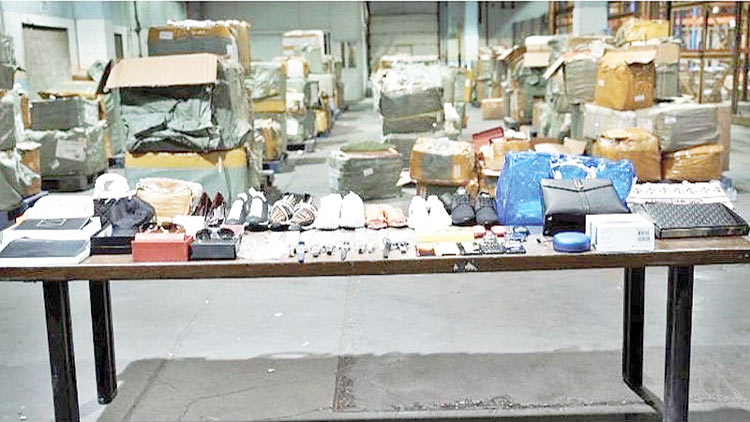 6500 കി​ലോ വ്യാ​ജ ഉ​ൽ​പ​ന്ന​ങ്ങ​ൾ  പി​ടി​കൂ​ടി ന​ശി​പ്പി​ച്ചു