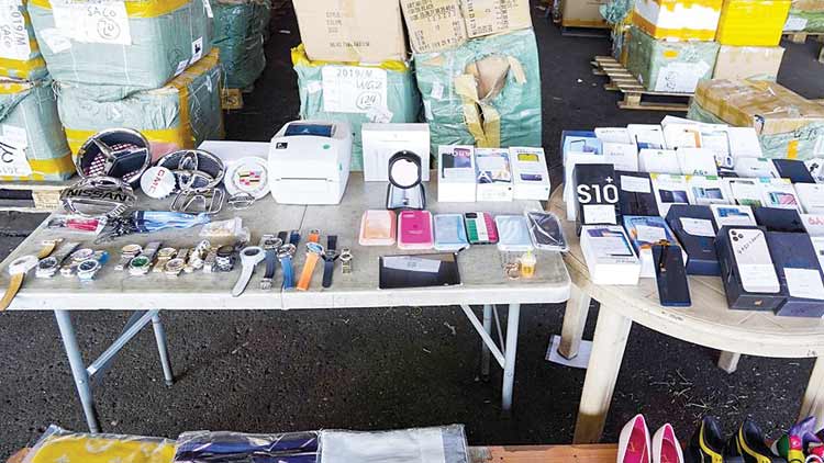 കു​ൈവത്തിൽ 40,000 വ്യാ​ജ  ഉ​ൽ​പ​ന്ന​ങ്ങ​ൾ പി​ടി​കൂ​ടി