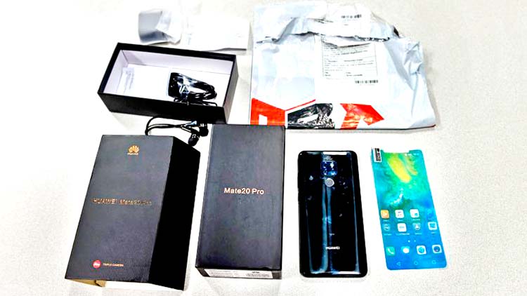 പരസ്യത്തിൽ പുതു മോഡൽ ഫോൺ;  കൊറിയറിൽ വ്യാജൻ