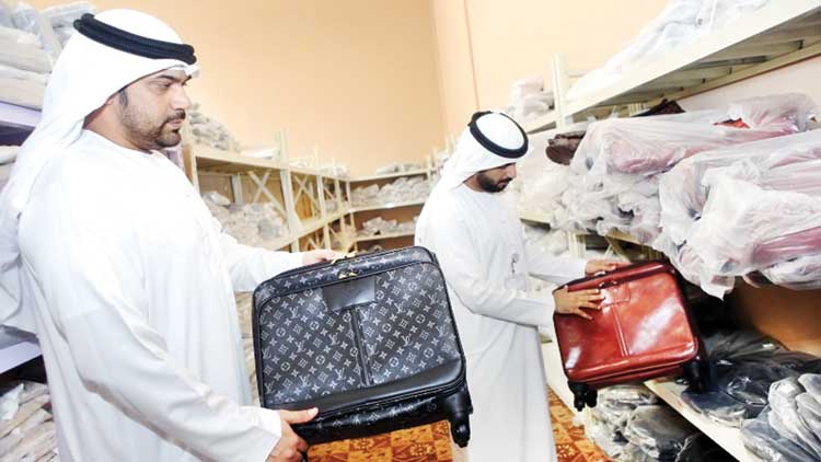 ഉമ്മുല്‍ഖുവൈനിലെ വെയര്‍ഹൗസില്‍നിന്ന്  വ്യാജ ഉൽപന്നങ്ങള്‍ പിടികൂടി