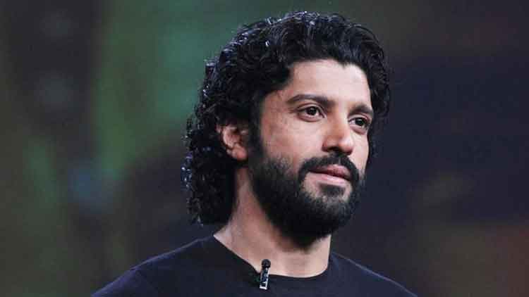 സർക്കാർ ആശുപത്രികൾക്ക്​ ഫർഹാൻ അക്​തറിൻെറ വക 1000 പി.പി.ഇ കിറ്റ്​