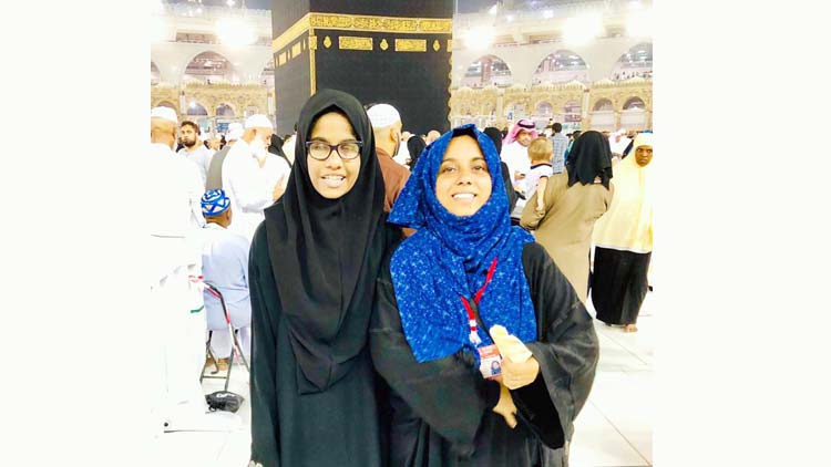 കഅ്ബയെ തൊട്ടറിഞ്ഞ സന്തോഷത്തിൽ ഫാത്തിമ അൻഷി