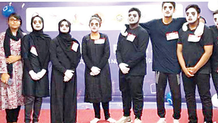 ക​ല​യു​ടെ വി​രു​ന്നൂ​ട്ടി ഏ​ഷ്യ​ൻ  ഫി​യ​സ്​​റ്റ​ക്ക്​ സ​മാ​പ​നം