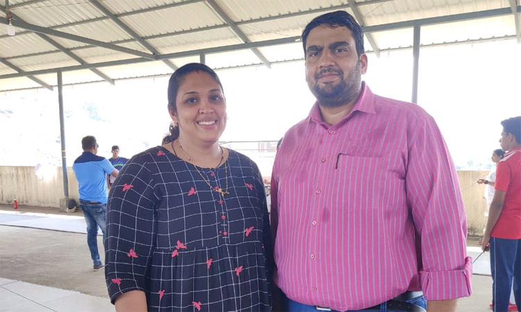 ഫെൻസിങ് പിസ്റ്റിൽ പ്രണയം പൂത്തൂലഞ്ഞു; ഫെൻസിങിനെ  നെഞ്ചോട് ചേർത്ത് ദമ്പതികൾ