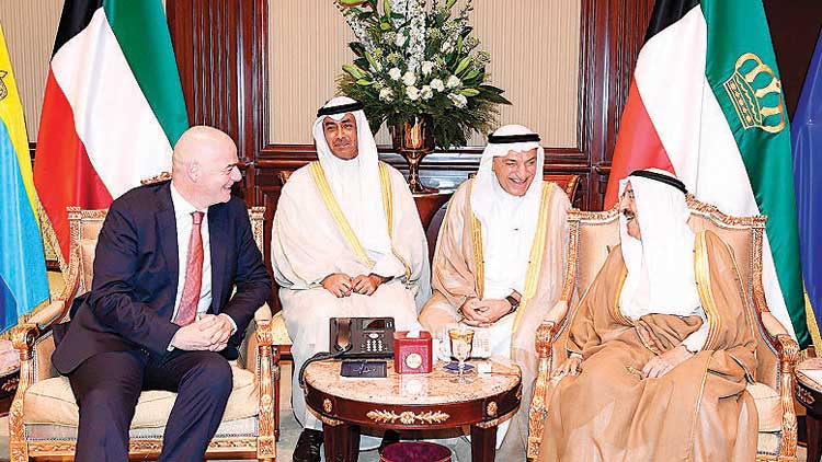 ലോ​ക​ക​പ്പ്​ സ​ഹ ആ​തി​ഥേ​യ​ത്വം:  ഫി​ഫ പ്ര​സി​ഡ​ൻ​റ്​ കു​വൈ​ത്ത്​  അ​മീ​റി​നെ ക​ണ്ടു