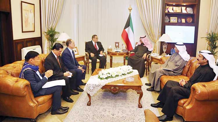 അ​വ​ധി​ക്കു​വ​ന്ന അ​വി​ദ​ഗ്​​ധ തൊ​ഴി​ലാ​ളി​ക​ളെ  ഫി​ലി​പ്പീ​ൻ​സ്​ തി​രി​ച്ച​യ​ക്കു​ന്നി​ല്ല