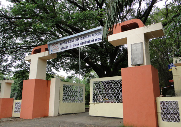 പുണെ സമരം: വിദ്യാര്‍ഥികളുമായി ചര്‍ച്ച നടത്തി