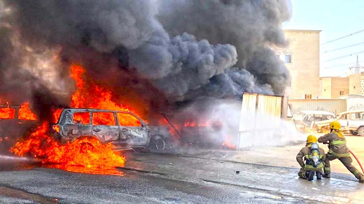 നി​ർ​ത്തി​യി​ട്ട ഏ​ഴ്​  വാ​ഹ​ന​ങ്ങ​ൾ​ക്ക്​ തീ​പി​ടി​ച്ചു