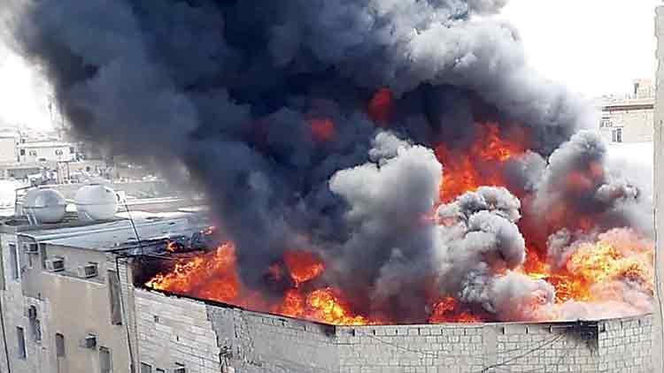 ജ​ലീ​ബ് ശു​യൂ​ഖി​ൽ കെ​ട്ടി​ട​ത്തി​ന്​ തീ​പി​ടി​ച്ചു